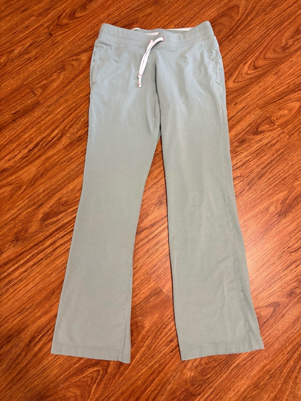 Columbia PFG Women’s Sage Green Drawstring Joggers With Pockets